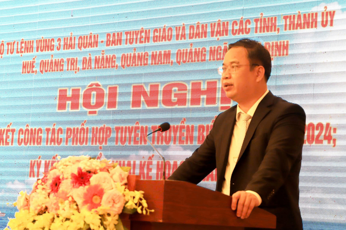 Ông Phạm Đức Tiến - Phó Bí thư Thường trực Thành ủy Huế, phát biểu khai mạc hội nghị. Ảnh: Hoàng Diệu