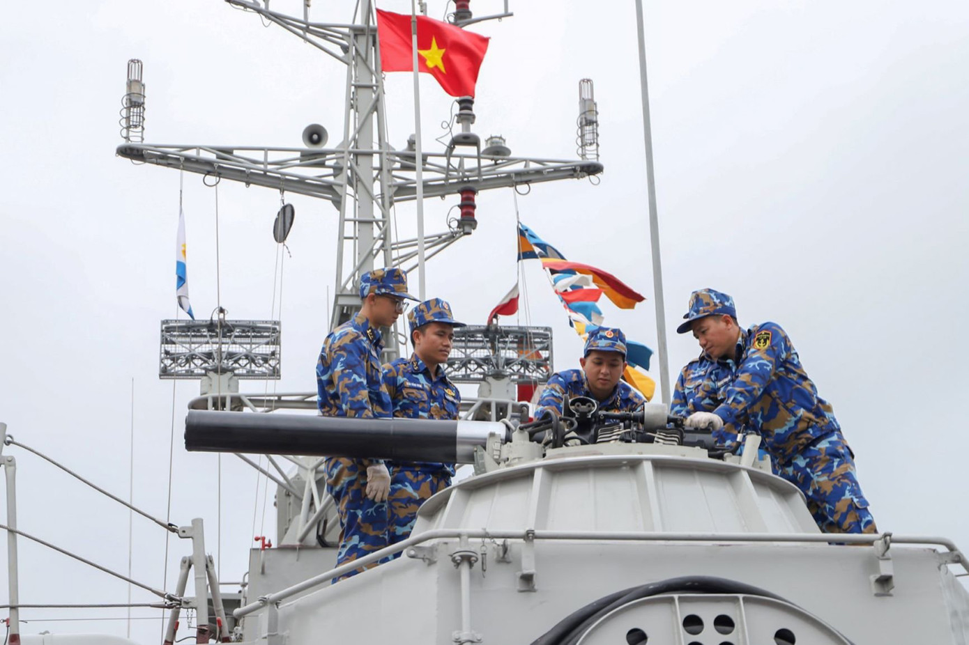 Vũ khí trang bị luôn được duy trì hệ số kỹ thuật cao sẵn sàng cho các nhiệm vụ thường xuyên và đột xuất. Ảnh: Hoàng Diệu Vũ khí trang bị luôn được duy trì hệ số kỹ thuật cao sẵn sàng cho các nhiệm vụ thường xuyên và đột xuất. Ảnh: Hoàng Diệu