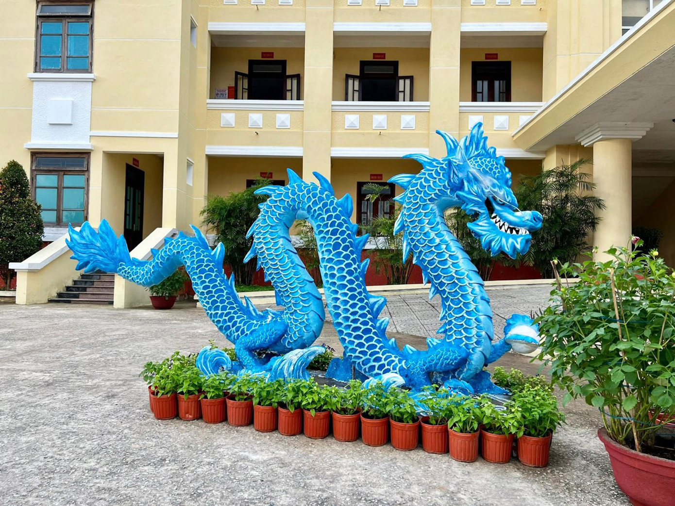 Năm nay, cặp rồng được cán bộ, chiến sĩ yêu thích nhất là của Đại đội 7 (Tiểu đoàn 2, Trung đoàn 143). Ảnh: Ngọc Tú