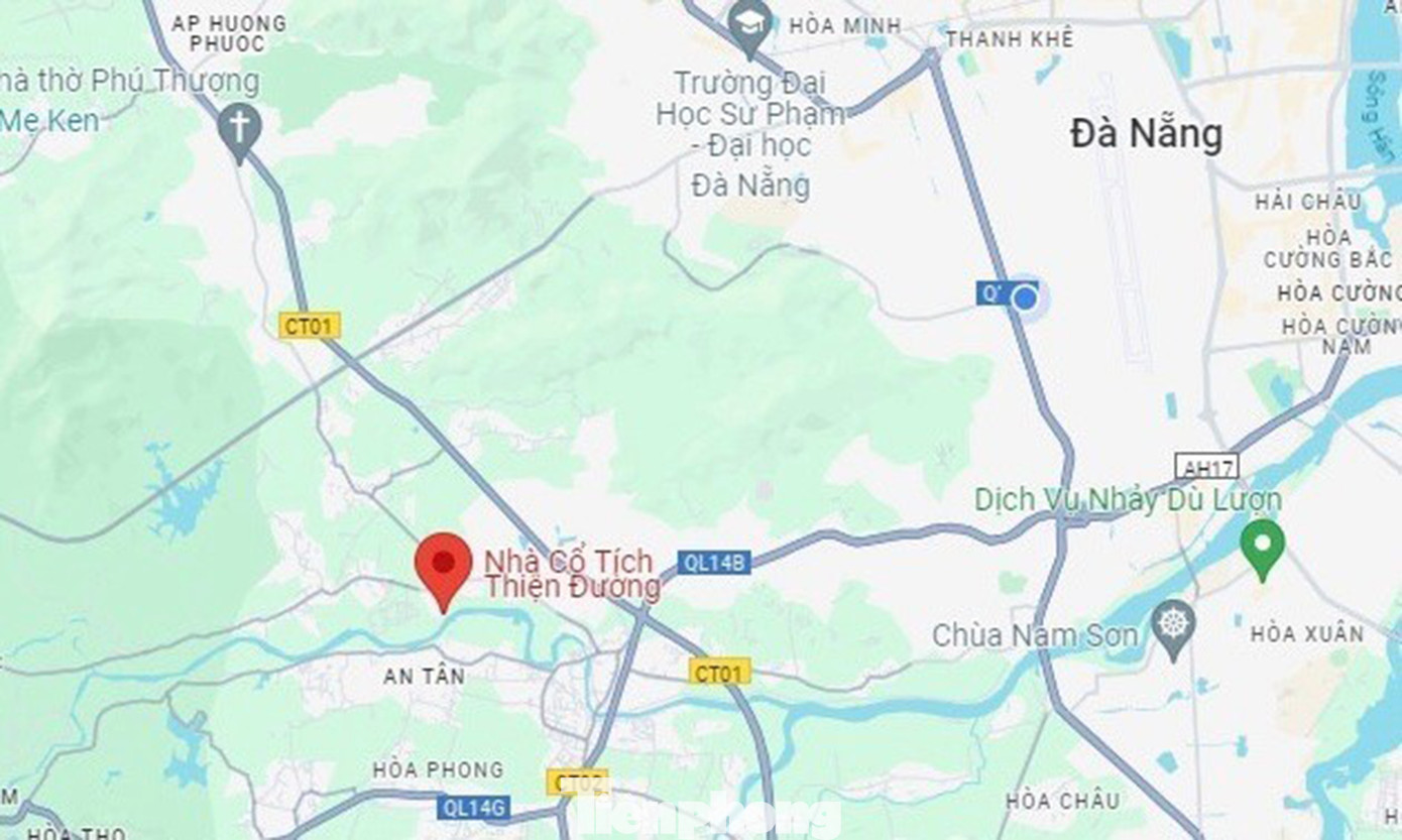 Cách trung tâm TP. Đà Nẵng với quãng đường gần 20 km về hướng tây, ngôi nhà cổ Tích Thiện Đường nằm ẩn mình bên làng cổ Túy Loan như một nhân chứng sống thầm lặng ngắm nhìn cuộc sống đổi thay theo năm tháng.