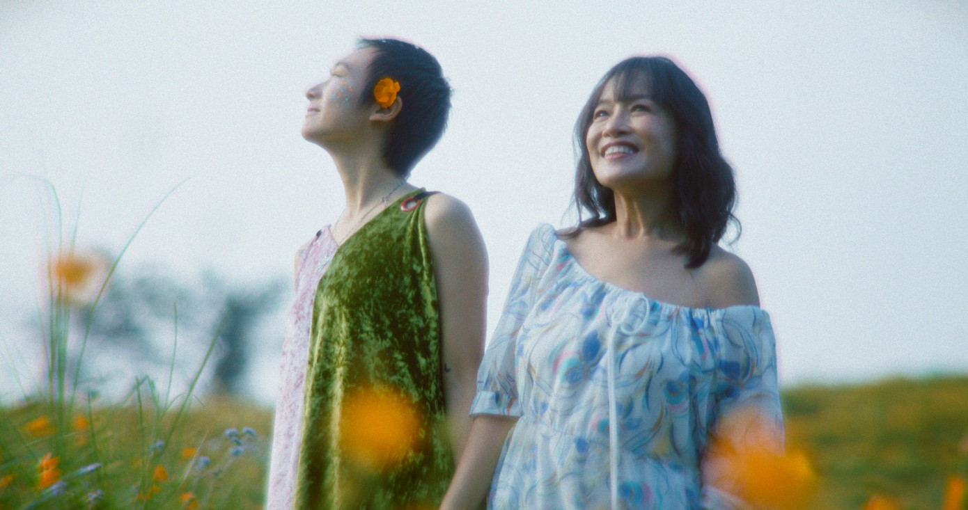 Hai mẹ con - hai thế hệ trong phim Mưa trên cánh bướm Hai mẹ con - hai thế hệ trong phim Mưa trên cánh bướm