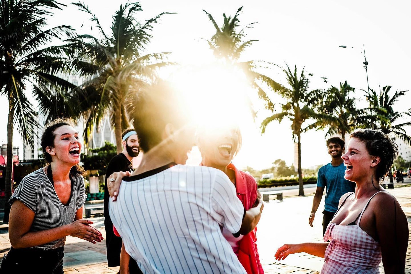 Ethan đã tạo ra cầu nối mọi người lại với nhau. Là một nơi để tất cả cùng đến với nhau để san sẻ yêu thương.- Ảnh: Dork Dancing Danang Ethan đã tạo ra cầu nối mọi người lại với nhau. Là một nơi để tất cả cùng đến với nhau để san sẻ yêu thương.- Ảnh: Dork Dancing Danang