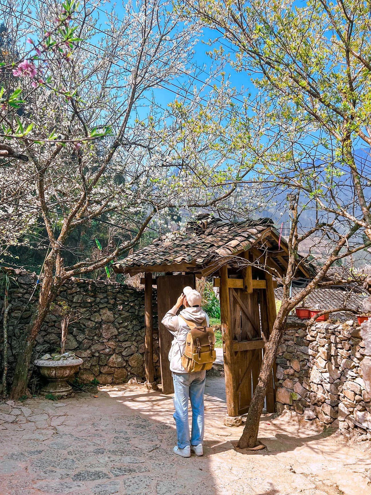 “Mình luôn lên kế hoạch rất kĩ trước mỗi chuyến đi, từ việc lựa chọn nơi đến phải đúng thời điểm đẹp tới việc ăn uống, nghỉ ngơi hợp lý”, Rọt chia sẻ.