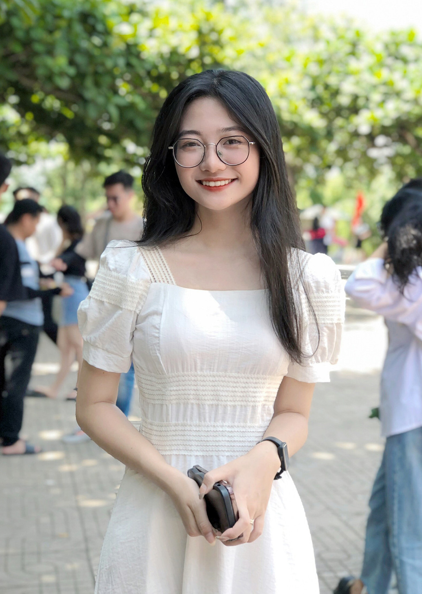 Nụ cười rạng ngời của cô gái đất Nghệ khi thành công trong kỳ thi THPT và trở thành tân sinh viên Duy Tân năm 2023