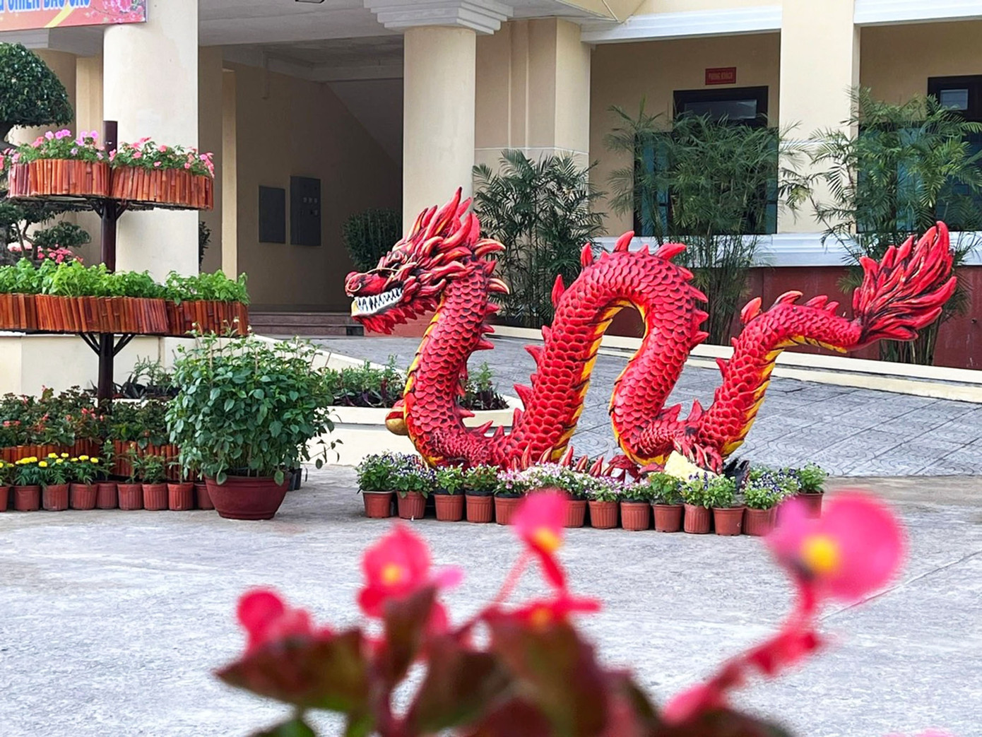 Năm nay, cặp rồng được cán bộ, chiến sĩ yêu thích nhất là của Đại đội 7 (Tiểu đoàn 2, Trung đoàn 143). Ảnh: Ngọc Tú