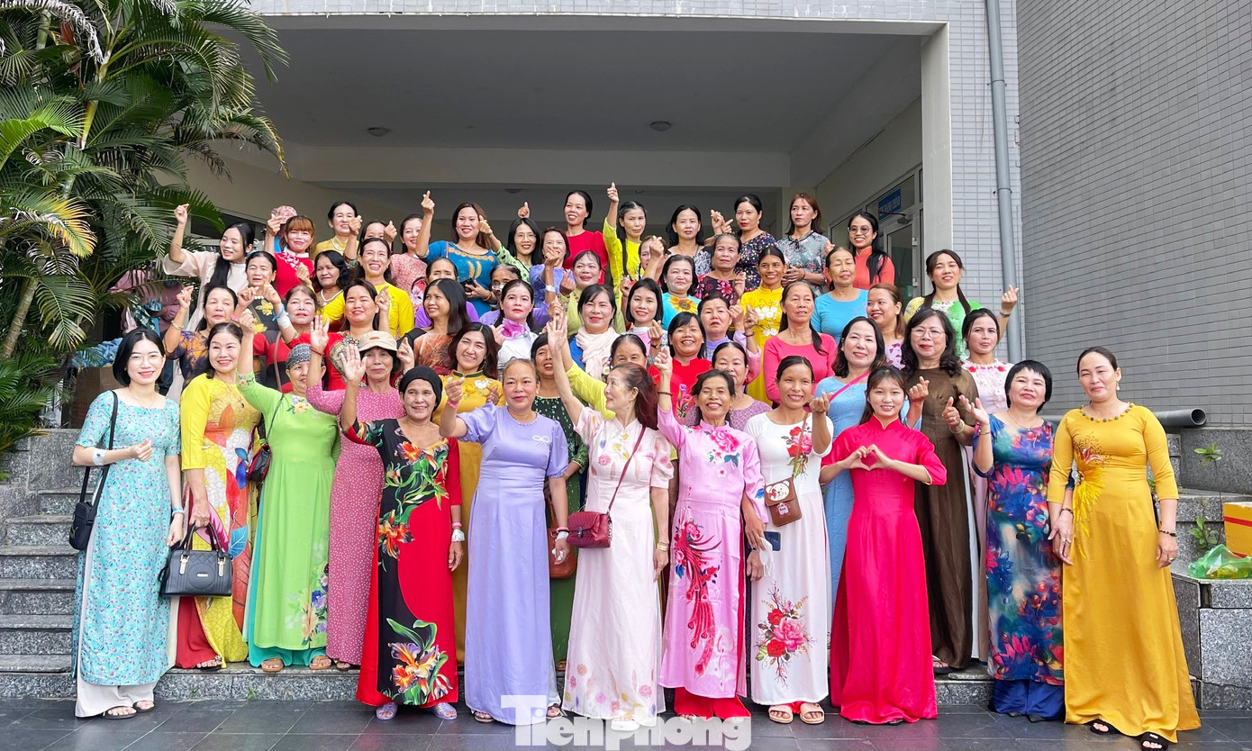 Chương trình diễn ra chiều qua 10/3, với sứ mệnh mang đến những giá trị tinh thần lạc quan cho bệnh nhân và người thân ở Bệnh viện Ung bướu, tri ân những người phụ nữ nhân dịp ngày Quốc tế phụ nữ 8/3. Ảnh: Bảo Trân