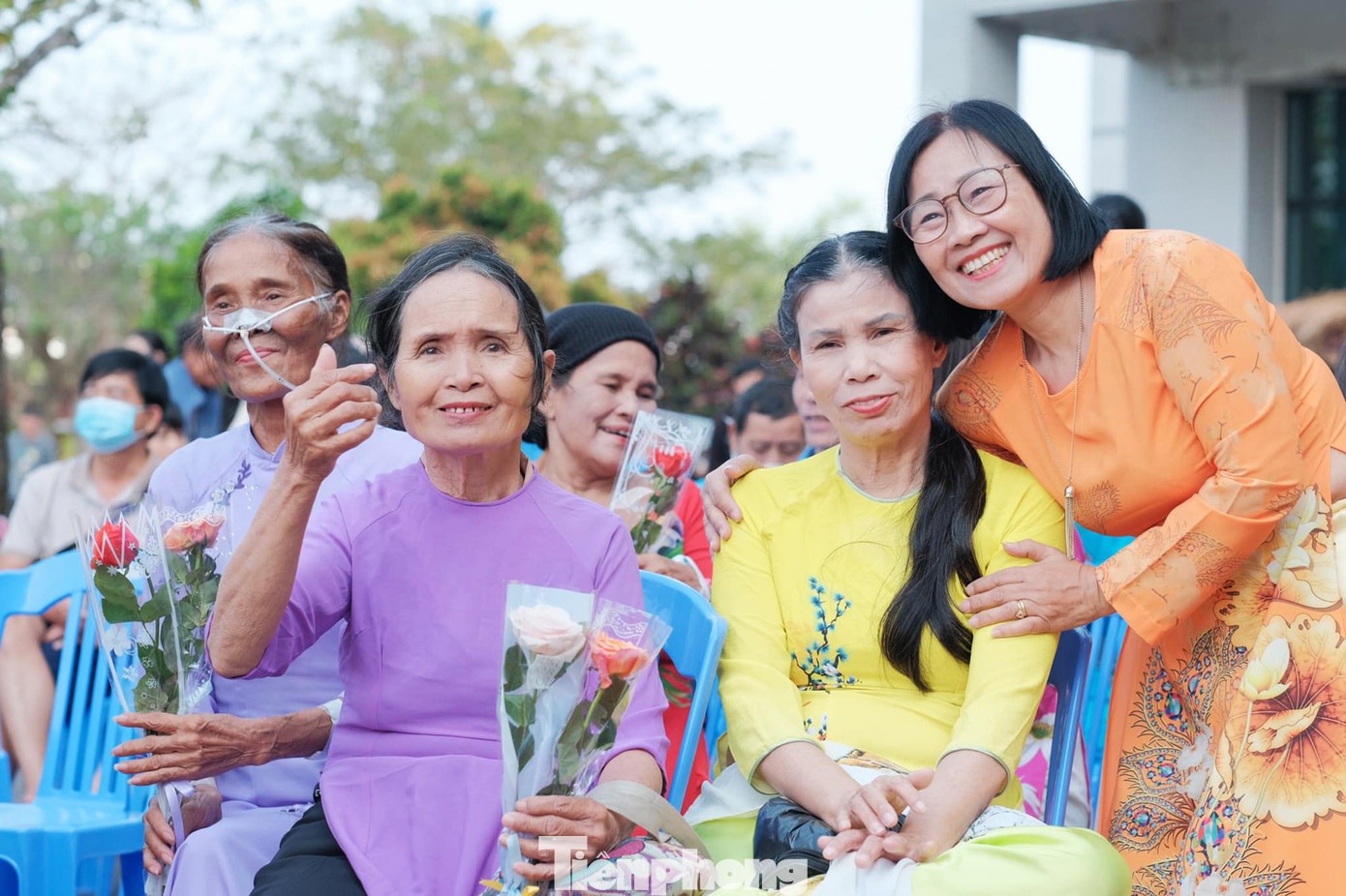 Các món quà đặc biệt này đến từ các nhà hảo tâm, giáo viên trên địa bàn thành phố Đà Nẵng, Quảng Nam, và các câu lạc bộ cùng với sự góp sức của hơn 200 tình nguyện viên. Ảnh: Như Bảo