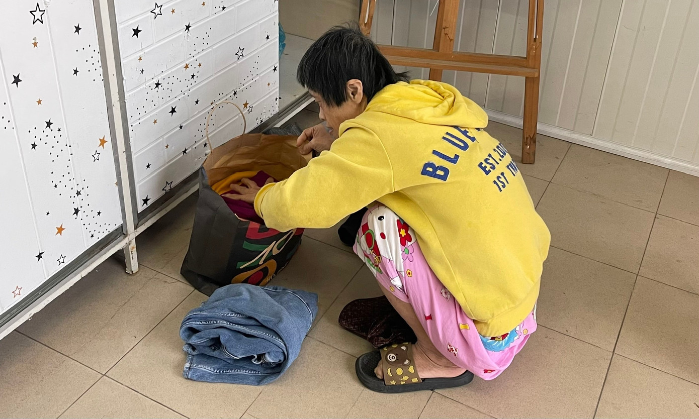 “Nơi đây còn giúp các bạn sinh viên khoa Kinh tế như marketing, logistics… có điều kiện được trải nghiệm công việc thực tế, cũng như nâng cao ý thức xã hội và tình người cho các em. Dự kiến chương trình hoạt động liên tục, xuyên suốt trong năm, chỉ nghỉ Tết và phục vụ đến khi nào mọi người không còn nhu cầu nữa thì thôi”, cô Trang cho biết thêm.