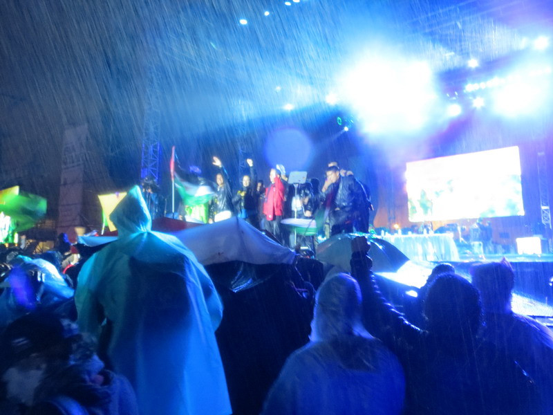 Nhờ khâu hậu cần chu đáo, Việt Nam là đoàn duy nhất có áo mưa mặc khi mưa trút xuống lễ Khai mạc