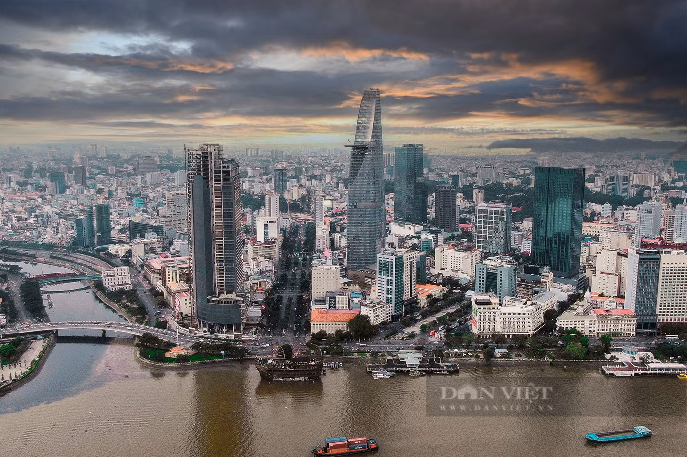 Mức lương Chủ tịch UBND phường tại TP Hồ Chí Minh năm 2023 được thực hiện theo Thông tư liên tịch số 01/2005/TTLT-BNV-BTC ngày 5/1/2005. Lương Chủ tịch UBND phường tại TP Hồ Chí Minh có 2 bậc, lần lượt là 3.870.000 đồng và 4.770.000 đồng.