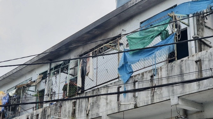 Cảnh sát có mặt phong tỏa hiện trường điều tra nguyên nhân vụ hỏa hoạn (Ảnh: Anh Kha). Cảnh sát có mặt phong tỏa hiện trường điều tra nguyên nhân vụ hỏa hoạn (Ảnh: Anh Kha).