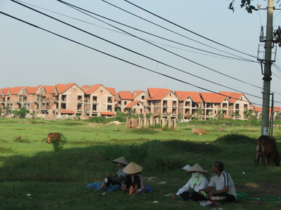 Người nông dân tại những vùng bị thu hồi đất (Mê Linh, Hà Nội) đang rất cần được đào tạo nghề. Ảnh: Tuấn Minh. Người nông dân tại những vùng bị thu hồi đất (Mê Linh, Hà Nội) đang rất cần được đào tạo nghề. Ảnh: Tuấn Minh