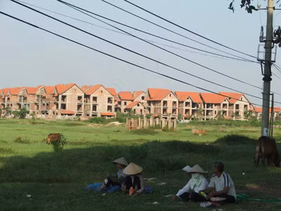 Người nông dân tại những vùng bị thu hồi đất (Mê Linh, Hà Nội) đang rất cần được đào tạo nghề. Ảnh: Tuấn Minh