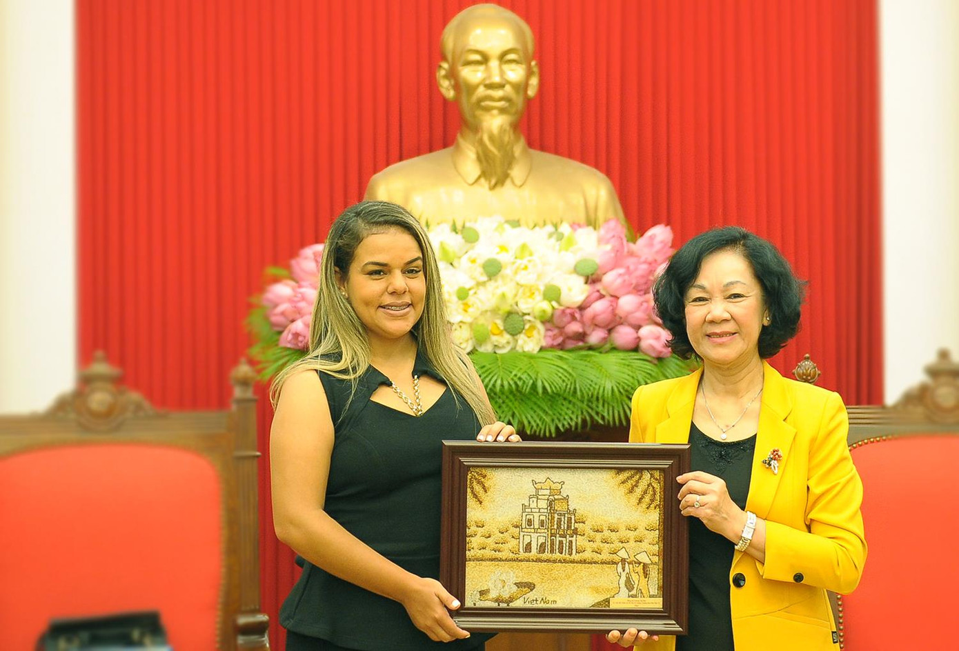 Đoàn đại biểu thanh niên Venezuela thăm báo Tiền Phong ảnh 6