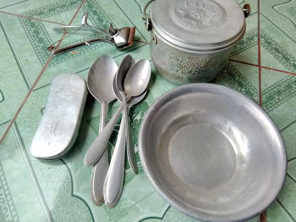 Dân mạng thích thú khoe đồ cũ kỹ từ thời 'ông bà anh' ảnh 16