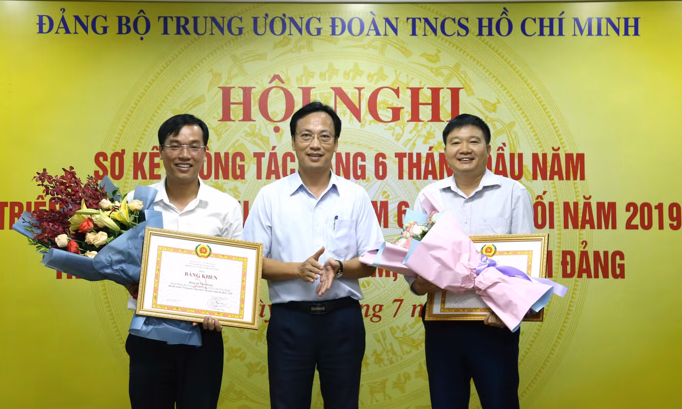 Rèn luyện đảng viên, làm tốt công tác tự phê bình và phê bình ảnh 1