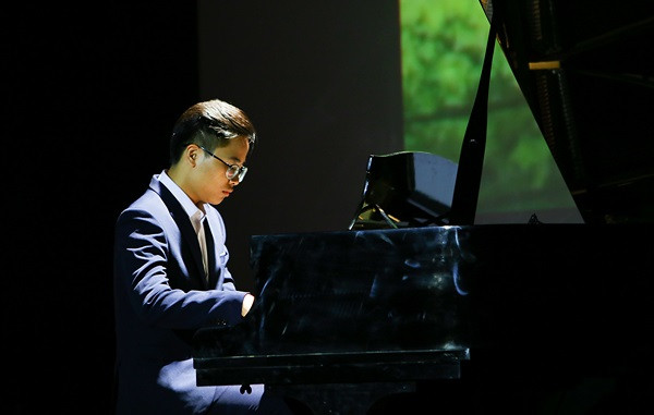 Học sinh trường Amsterdam diễn âm nhạc gây quỹ vì trẻ em khó khăn ảnh 2