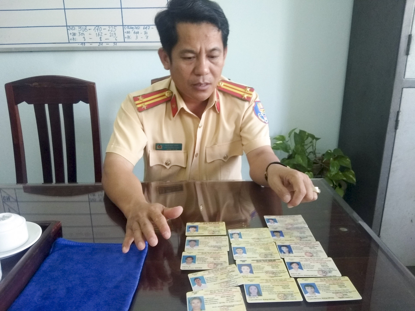 Dễ dàng mua bằng lái xe giả chỉ với giá vài trăm nghìn đồng ảnh 1