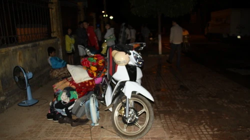 Khoảng 40 sinh viên ở trọ tại 10 phòng trọ phía sau nhà kho đã phải sơ tán khẩn cấp