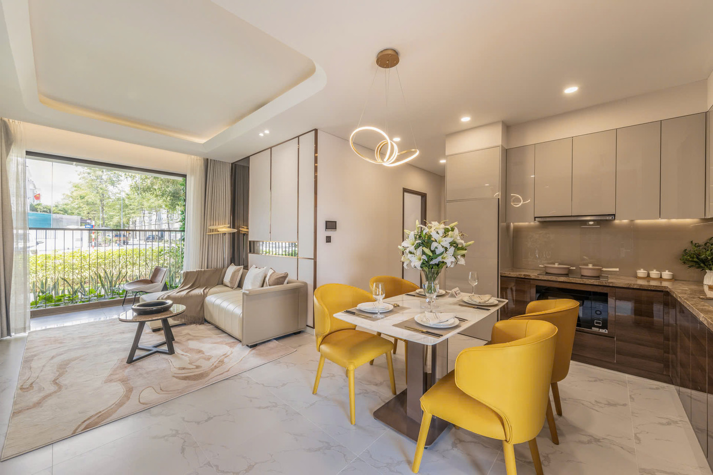 Căn hộ mẫu 2 phòng ngủ (ảnh chụp thực tế) Căn hộ mẫu 2 phòng ngủ (ảnh chụp thực tế)