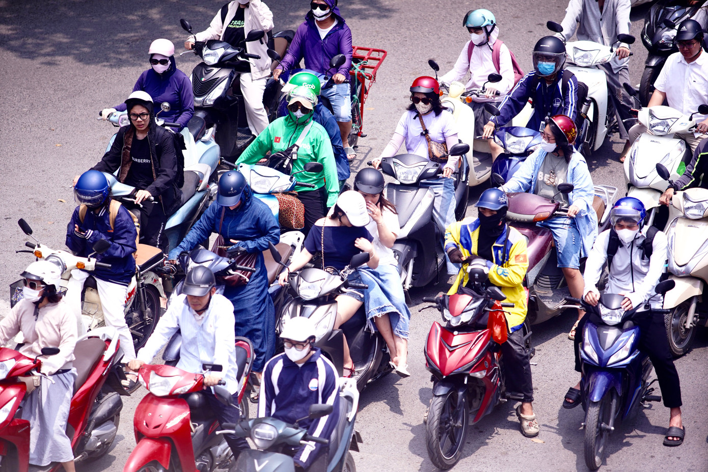 Theo dự báo thời tiết, khu vực Hà Nội hôm nay nắng nóng. Nhiệt độ cao nhất 33-36 độ. Theo dự báo thời tiết, khu vực Hà Nội hôm nay nắng nóng. Nhiệt độ cao nhất 33-36 độ.