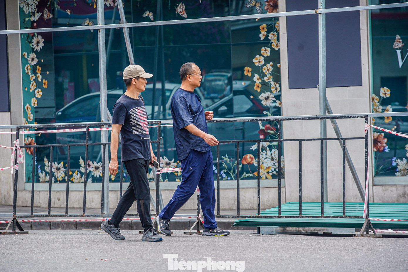 Sau khi được Thành phố giao nhiệm vụ thực hiện công tác chuẩn bị đầu tư, UBND quận Hoàn Kiếm đã khẩn trương triển khai các thủ tục theo quy định và ban hành thông báo thu hồi đất đối với địa điểm số 1-3-5 Đinh Tiên Hoàng.