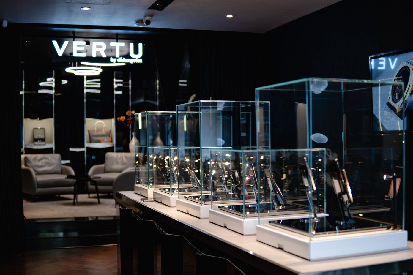 Không gian trải nghiệm chuẩn Vertu England tại Flagship Store Vertu Việt Nam.