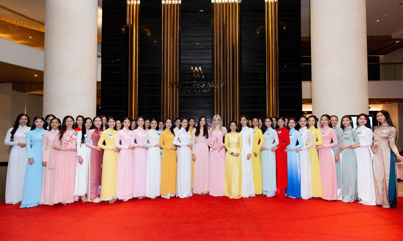 Theo như tiết lộ từ BTC Miss World Vietnam 2022, đương kim Miss World 2021 Karolina Bielawski sẽ là người đặt câu hỏi cho phần thi ứng xử năm nay của Top 2 trong đêm Chung kết toàn quốc sắp tới. Đây dự sẽ là một trong những khoảnh khắc mà các fan hâm mộ sắc đẹp mong chờ.