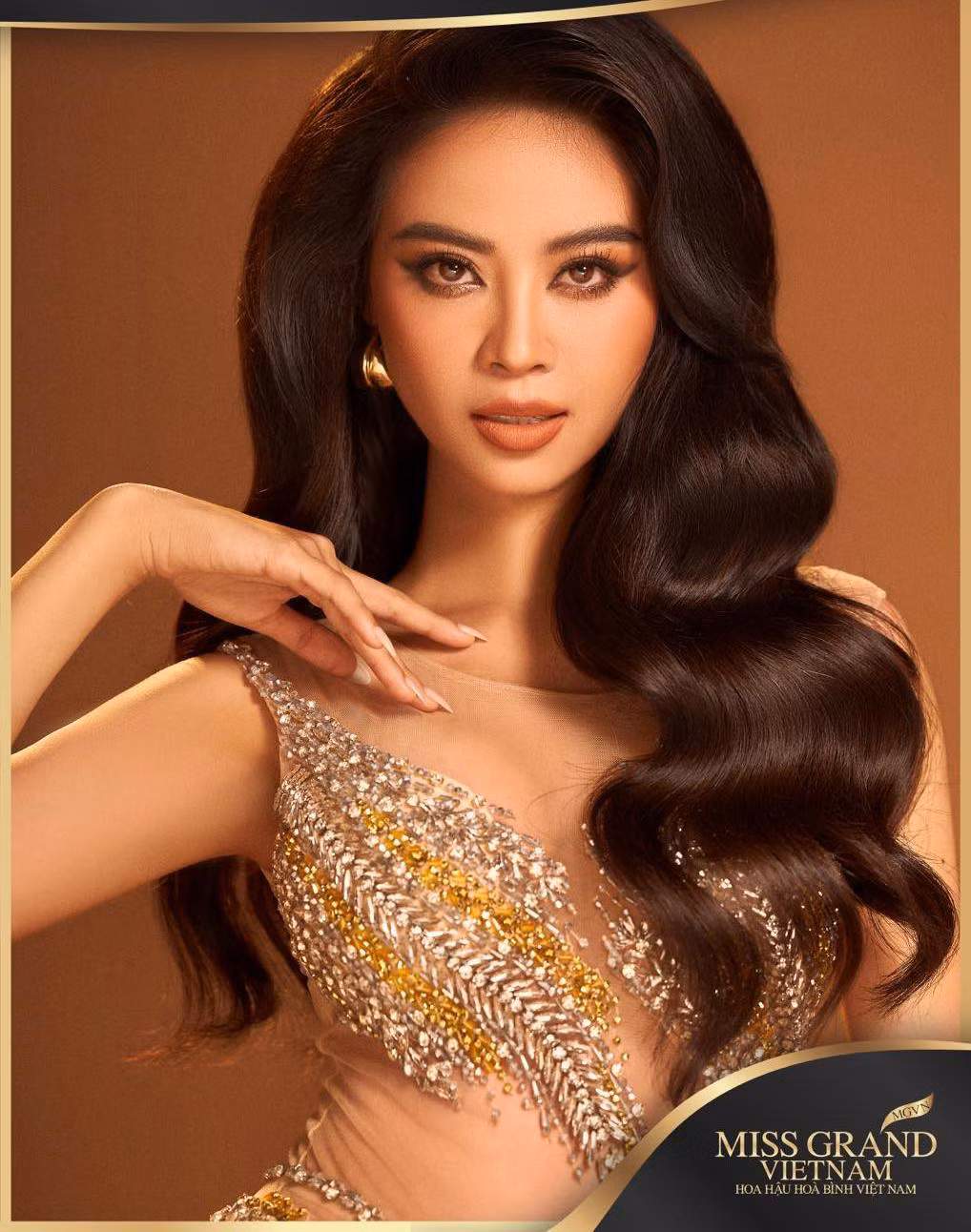 Hoàng Thị Mai Thảo sinh năm 1998 đến từ Bình Phước. Hiện tại, cô là Người mẫu tự do và từng giành giải Miss Photo tại cuộc thi Duyên dáng Tết sinh viên 2019.