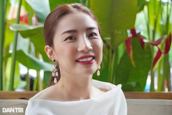 Người đẹp dự định sinh con vào năm sau, dù cho có kết hôn hay không (Ảnh: Phương Nhi). Người đẹp dự định sinh con vào năm sau, dù cho có kết hôn hay không (Ảnh: Phương Nhi).