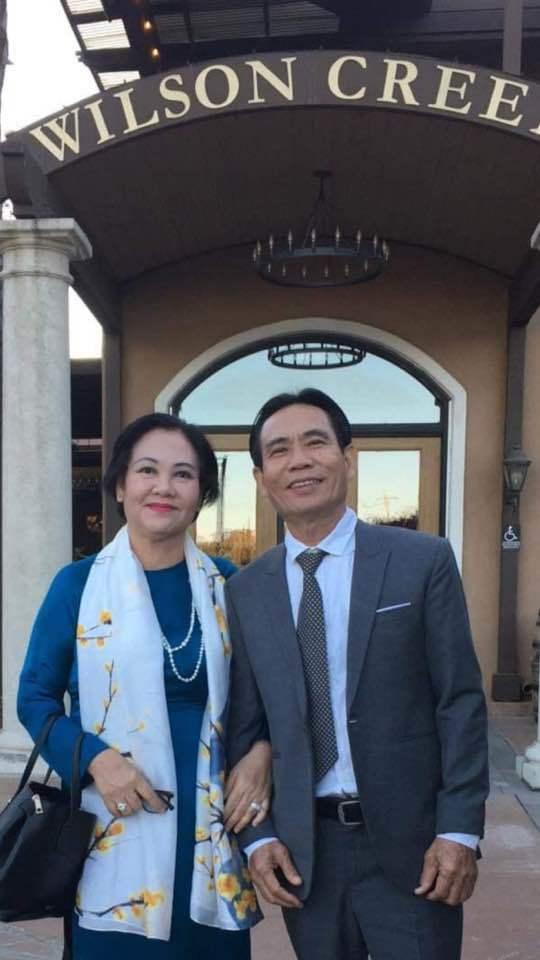 Mặc dù hiện tại đã ở tuổi trung niên nhưng bố mẹ của Mai Phương vẫn giữ được ngoại hình sang trọng và thanh lịch.