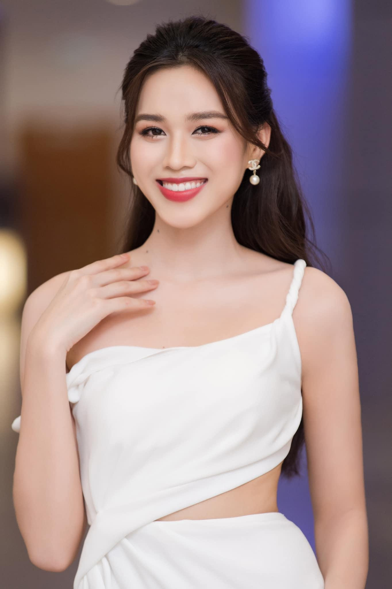 Người đẹp xứ Thanh khoe nhan sắc quyến rũ, xinh đẹp.