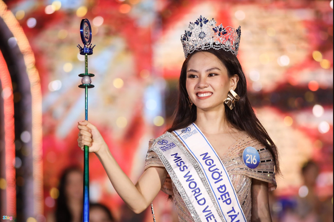 Mai Phương đăng quang Miss World Vietnam 2022.