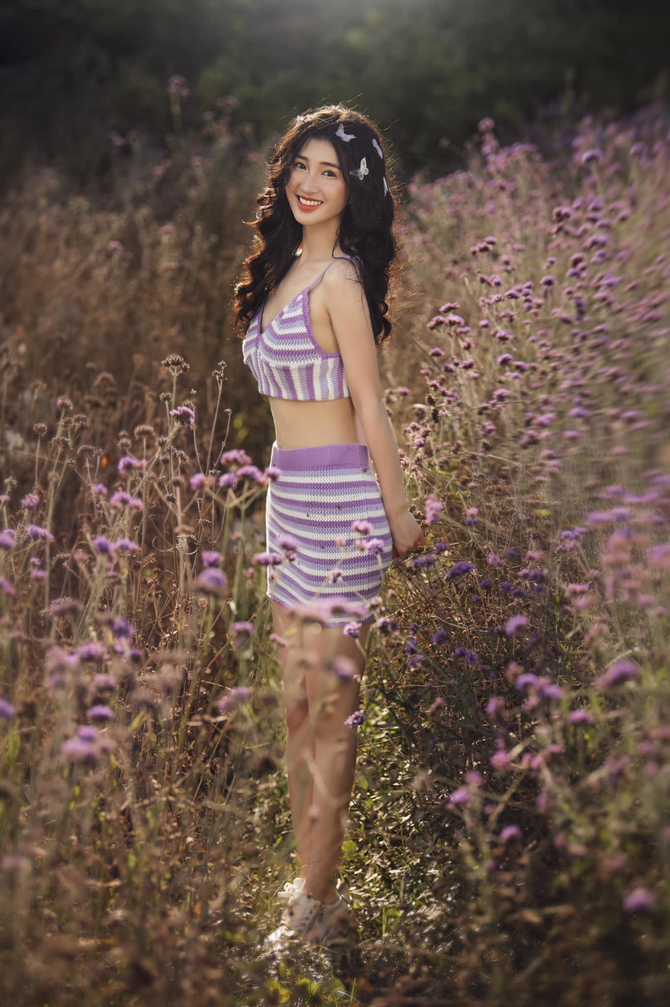 Á hậu Phương Nhi đẹp hút hồn khi hoá thân thành nàng Lolita trong sáng.