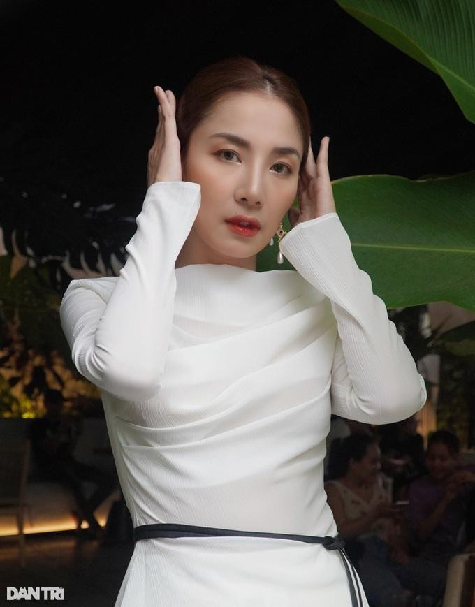 Diễn viên 8X cho rằng mỗi người phụ nữ đều cần và mong muốn có một người đàn ông cho riêng mình (Ảnh: Phương Nhi). Diễn viên 8X cho rằng mỗi người phụ nữ đều cần và mong muốn có một người đàn ông cho riêng mình (Ảnh: Phương Nhi).