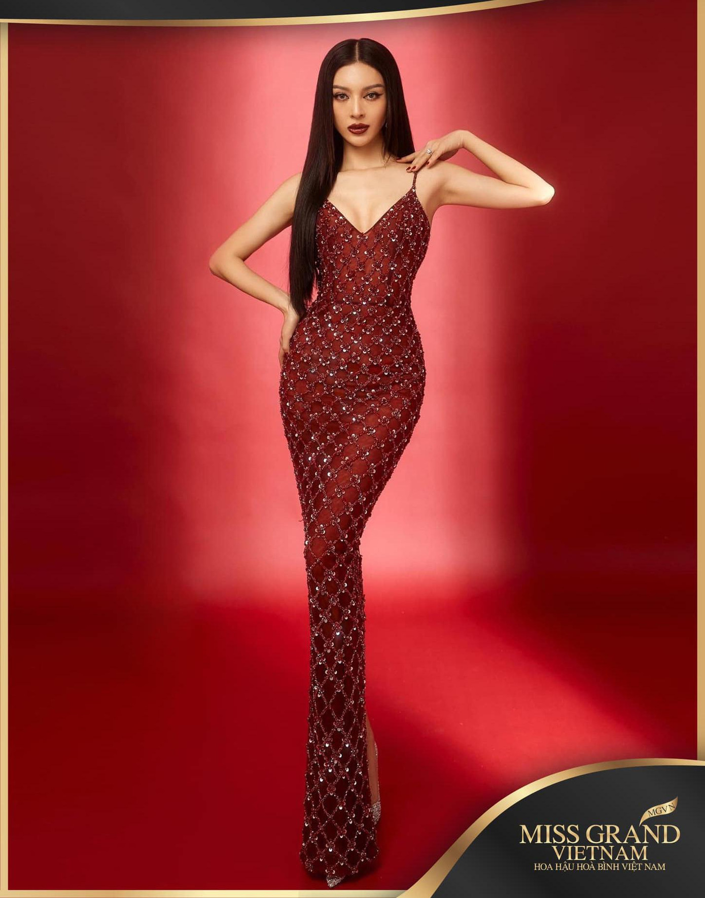 Bùi Lý Thiên Hương cũng được dự đoán là một ứng viên mạnh. Với chiều cao 1m73 và nhan sắc cực kỳ cuốn hút, Thiên Hương từng xuất sắc lọt top 16 Hoa hậu Hoàn Vũ Việt Nam 2022. Việc Thiên Hương quyết định quay trở lại với đường đua sắc đẹp đang khiến các fans xôn xao.