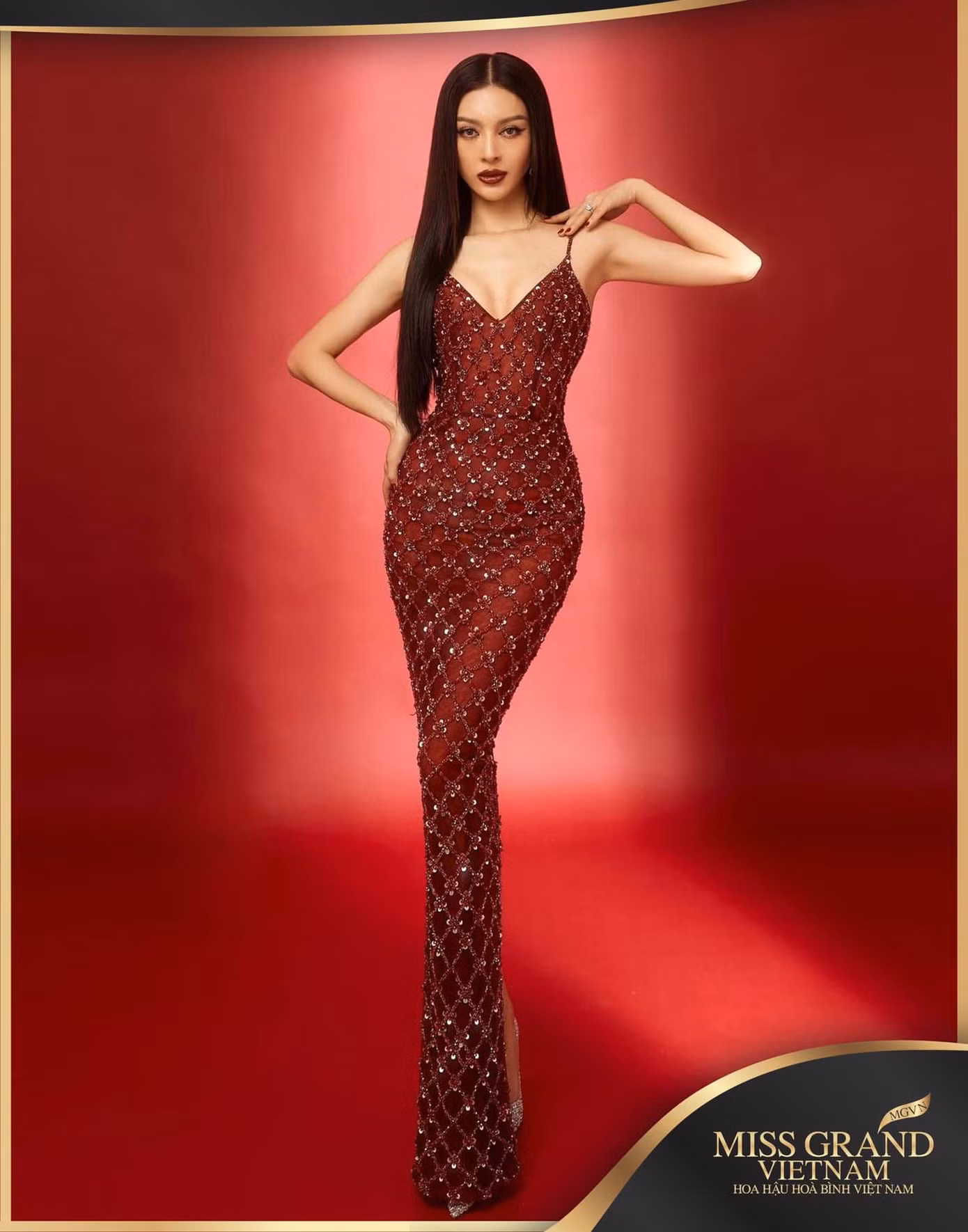 Bùi Lý Thiên Hương cũng được dự đoán là một ứng viên mạnh. Với chiều cao 1m73 và nhan sắc cực kỳ cuốn hút, Thiên Hương từng xuất sắc lọt top 16 Hoa hậu Hoàn Vũ Việt Nam 2022. Việc Thiên Hương quyết định quay trở lại với đường đua sắc đẹp đang khiến các fans xôn xao.