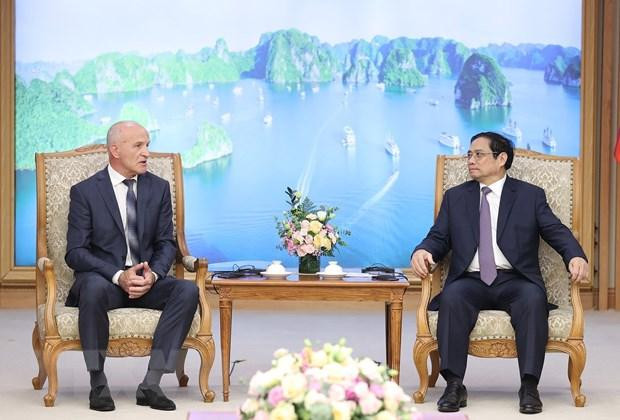 Thủ tướng Phạm Minh Chính tiếp Đoàn các nhà khoa học, lãnh đạo Viện Nghiên cứu khoa học dược liệu và tinh dầu Liên bang Nga, do Giám đốc, Viện sỹ Viện Hàn lâm khoa học Liên bang Nga Sidelnikov Nikolai Ivanovich làm trưởng đoàn, sang Việt Nam dự Hội nghị tổng kết 30 năm hợp tác giữa Ban Quản lý Lăng Chủ tịch Hồ Chí Minh với Viện Nghiên cứu khoa học dược liệu và tinh dầu Liên bang Nga. (Ảnh: Dương Giang/TTXVN) Thủ tướng Phạm Minh Chính tiếp Đoàn các nhà khoa học, lãnh đạo Viện Nghiên cứu khoa học dược liệu và tinh dầu Liên bang Nga, do Giám đốc, Viện sỹ Viện Hàn lâm khoa học Liên bang Nga Sidelnikov Nikolai Ivanovich làm trưởng đoàn, sang Việt Nam dự Hội nghị tổng kết 30 năm hợp tác giữa Ban Quản lý Lăng Chủ tịch Hồ Chí Minh với Viện Nghiên cứu khoa học dược liệu và tinh dầu Liên bang Nga. (Ảnh: Dương Giang/TTXVN)