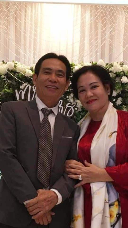 Tân Hoa hậu Huỳnh Nguyễn Mai Phương rất hiếm ảnh chụp cùng bố mẹ.