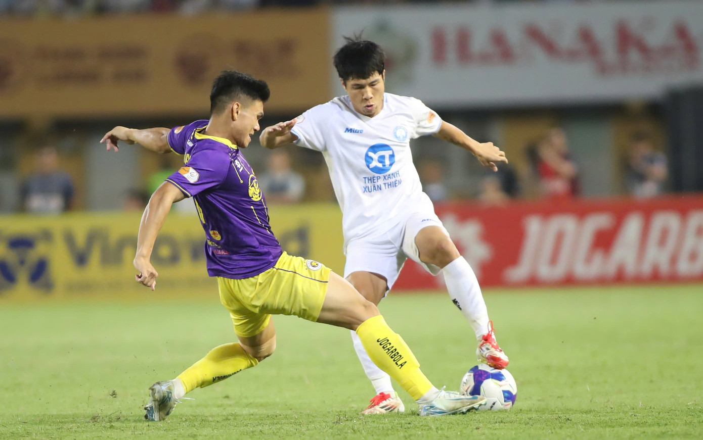 V-League cuối mùa diễn ra căng thẳng, giàu tính cạnh tranh ở cả hai đầu bảng xếp hạng