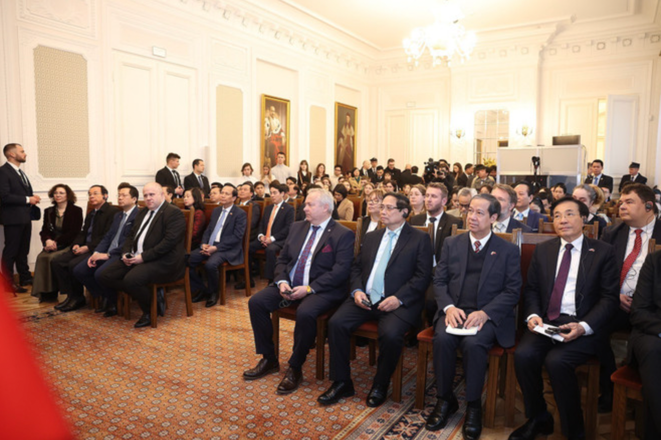 Thủ tướng Phạm Minh Chính thăm Đại học Tổng hợp Warsaw. (Ảnh: Dương Giang/TTXVN) Thủ tướng Phạm Minh Chính thăm Đại học Tổng hợp Warsaw. (Ảnh: Dương Giang/TTXVN)