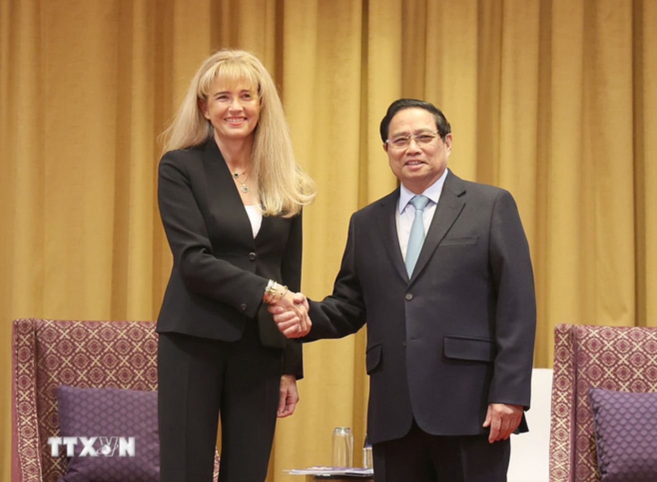 Thủ tướng Phạm Minh Chính tiếp bà Malgorzata Adamkiewicz, Chủ tịch Hội đồng quản trị Tập đoàn Adamed Pharma. (Ảnh: Dương Giang/TTXVN)