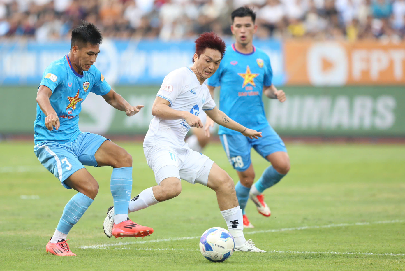 Tiền vệ Nguyễn Tuấn Anh lần thứ 2 giành chức vô địch V-League. Chia tay HAGL có lẽ là bước ngoặt quan trọng trong đời cầu thủ của Nguyễn Tuấn Anh.