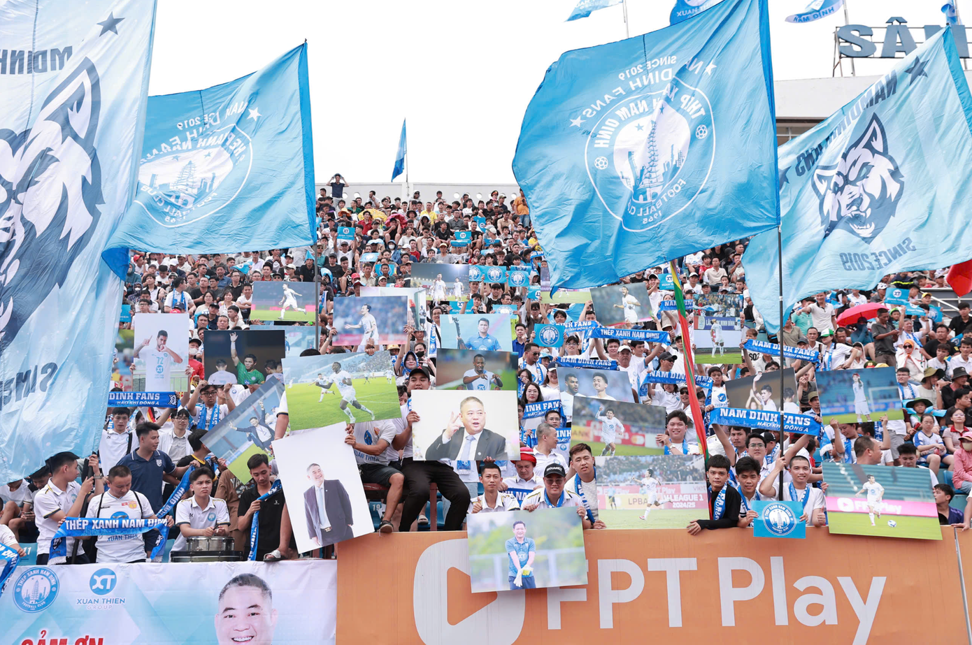 Với 2 chức vô địch V-League liên tiếp, Nam Định tiếp tục sẽ là ứng viên số 1 trong cuộc đua ở V-League mùa giải sau. Để đánh bại đội bóng thành Nam, các đối thủ của họ như CLB Hà Nội, Thể Công Viettel hay CAHN sẽ phải đầu tư và nỗ lực nhiều hơn.