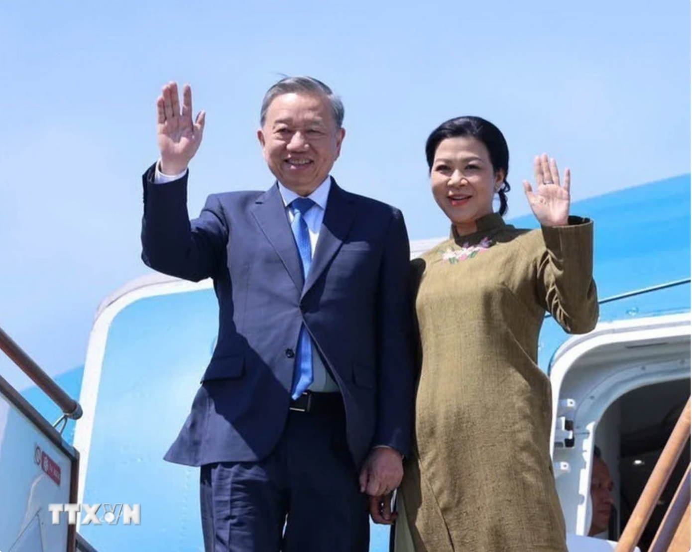 Tổng Bí thư Tô Lâm và Phu nhân rời thủ đô Baku, kết thúc tốt đẹp chuyến thăm cấp Nhà nước tới Cộng hòa Azerbaijan. (Ảnh: Thống Nhất/TTXVN)