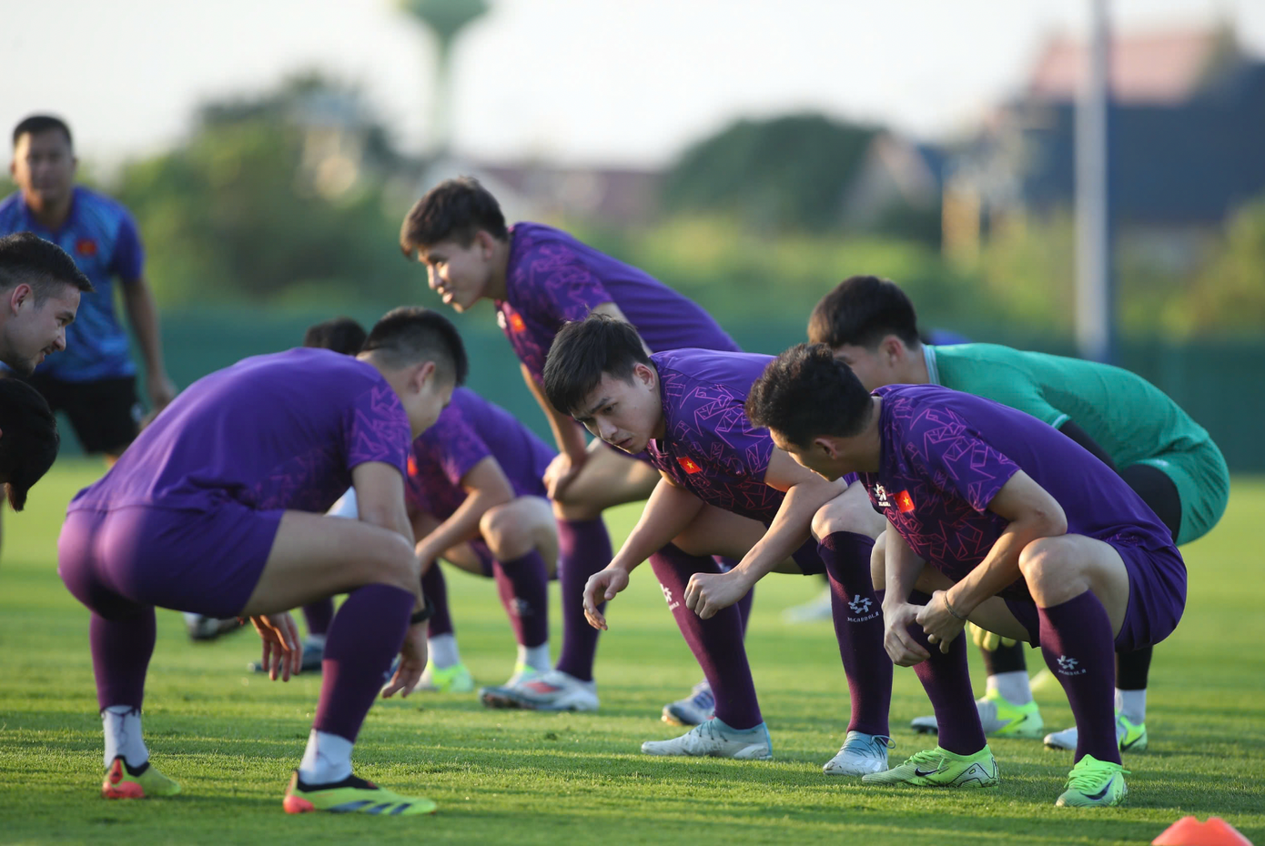 Đội tuyển Việt Nam cần nỗ lực cho trận lượt về, dự báo sẽ nhiều khó khăn Đội tuyển Việt Nam cần nỗ lực cho trận lượt về, dự báo sẽ nhiều khó khăn