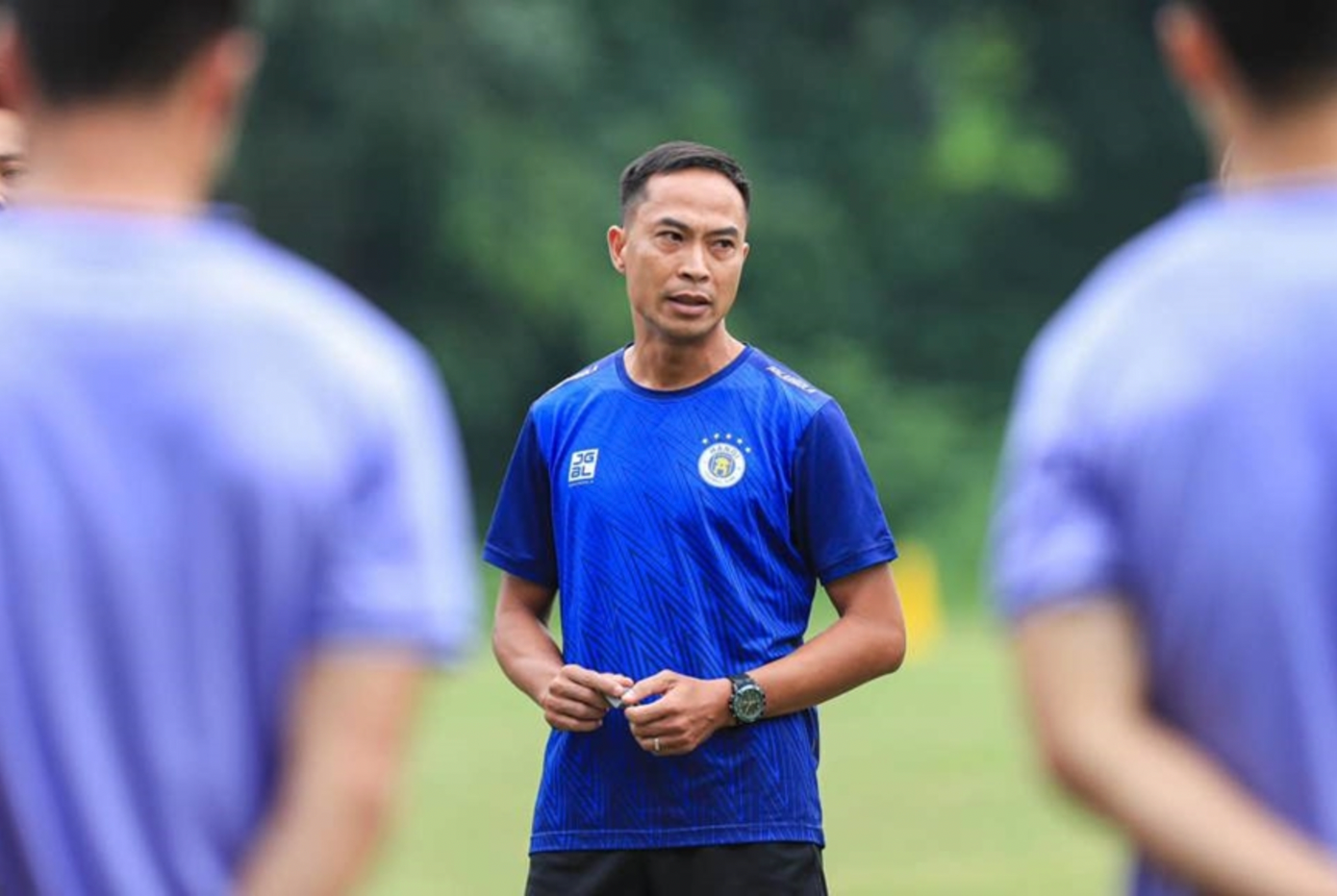 CLB Hà Nội ra thông báo thay HLV Lê Đức Tuấn ngay chiều 30 Tết Nguyên đán, lần thay tướng thứ 9 trong 5 năm.