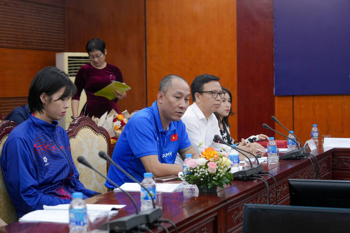 HLV Nguyễn Tuấn Kiệt và chủ công Thanh Thuý tại họp báo công bố thông tin giải đấu (ảnh Hiển Hiển) HLV Nguyễn Tuấn Kiệt và chủ công Thanh Thuý tại họp báo công bố thông tin giải đấu (ảnh Hiển Hiển)