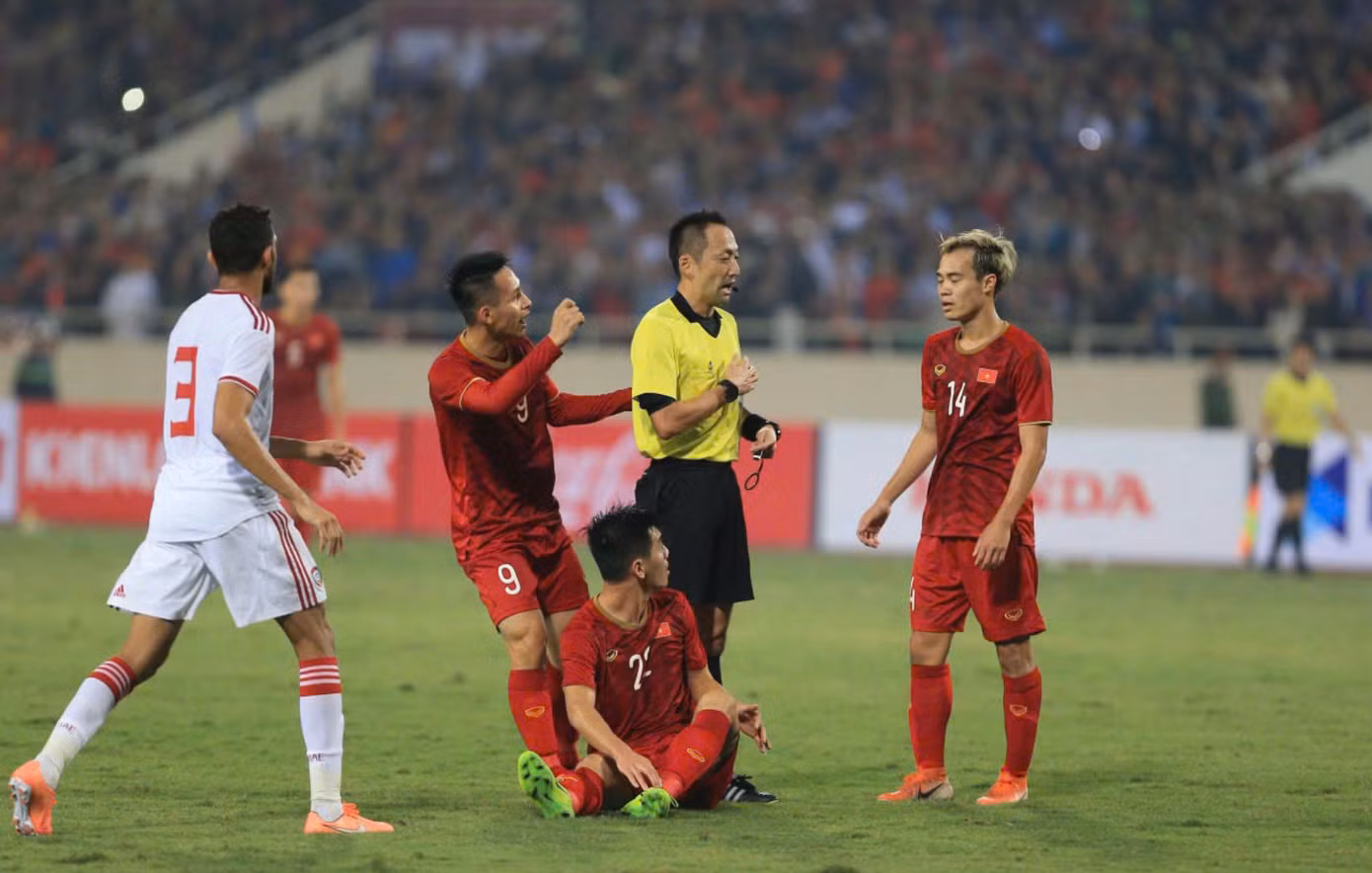 Các vòng đấu cuối V-League luôn nóng bỏng, chỉ VAR là chưa đủ đảm bảo an toàn.