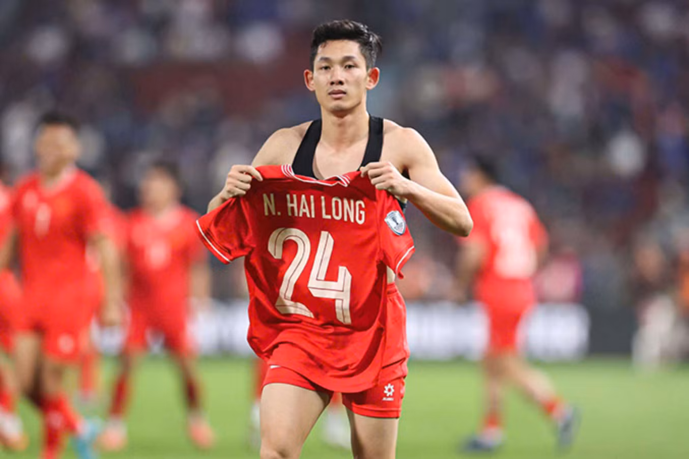 Hai Long để lại dấu ấn với bàn thắng ấn định chiến thắng 3-2 của đội tuyển Việt Nam trước Thái Lan (ảnh Đức Cường)